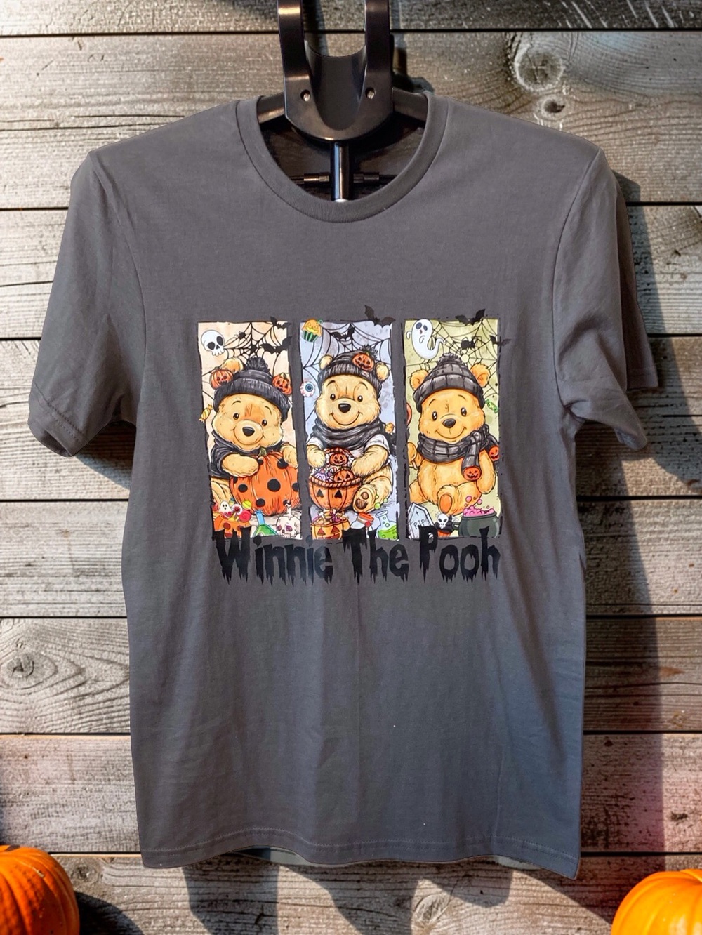Winnie the Pooh Halloween Graphic Tee Small Spooky Cute Gray